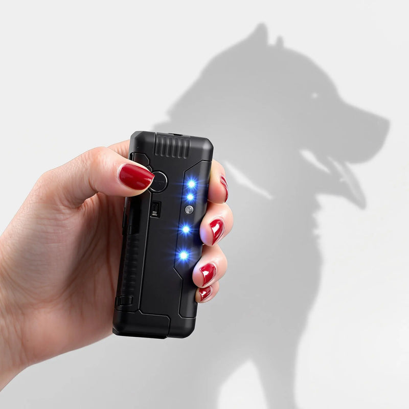 TaserLight Pet Protector™ - Lanterna Tática com Sistema de Defesa Elétrica